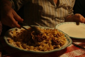 Selbstgemachte Bandnudeln mit Ragú