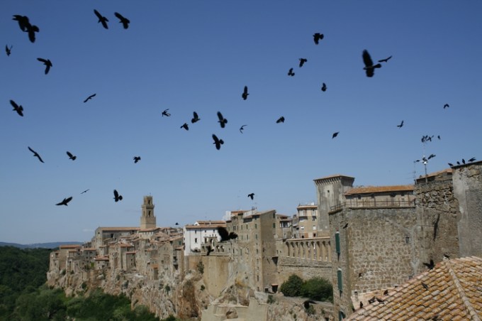 Ansicht Pitigliano mit Krähen